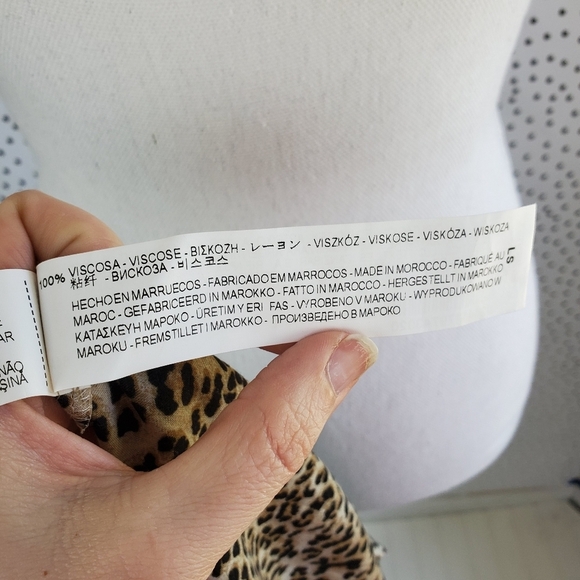 Zara Basic Leopard Tab Sleeve Popover Top - Picture 10 of 10